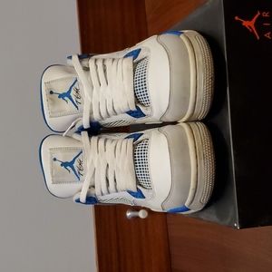 Air Jordan 4 military blue size 10.5
